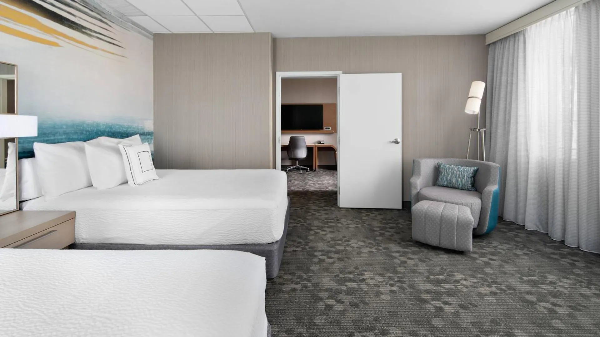 Courtyard By Marriott Edmonton Downtown Hotel