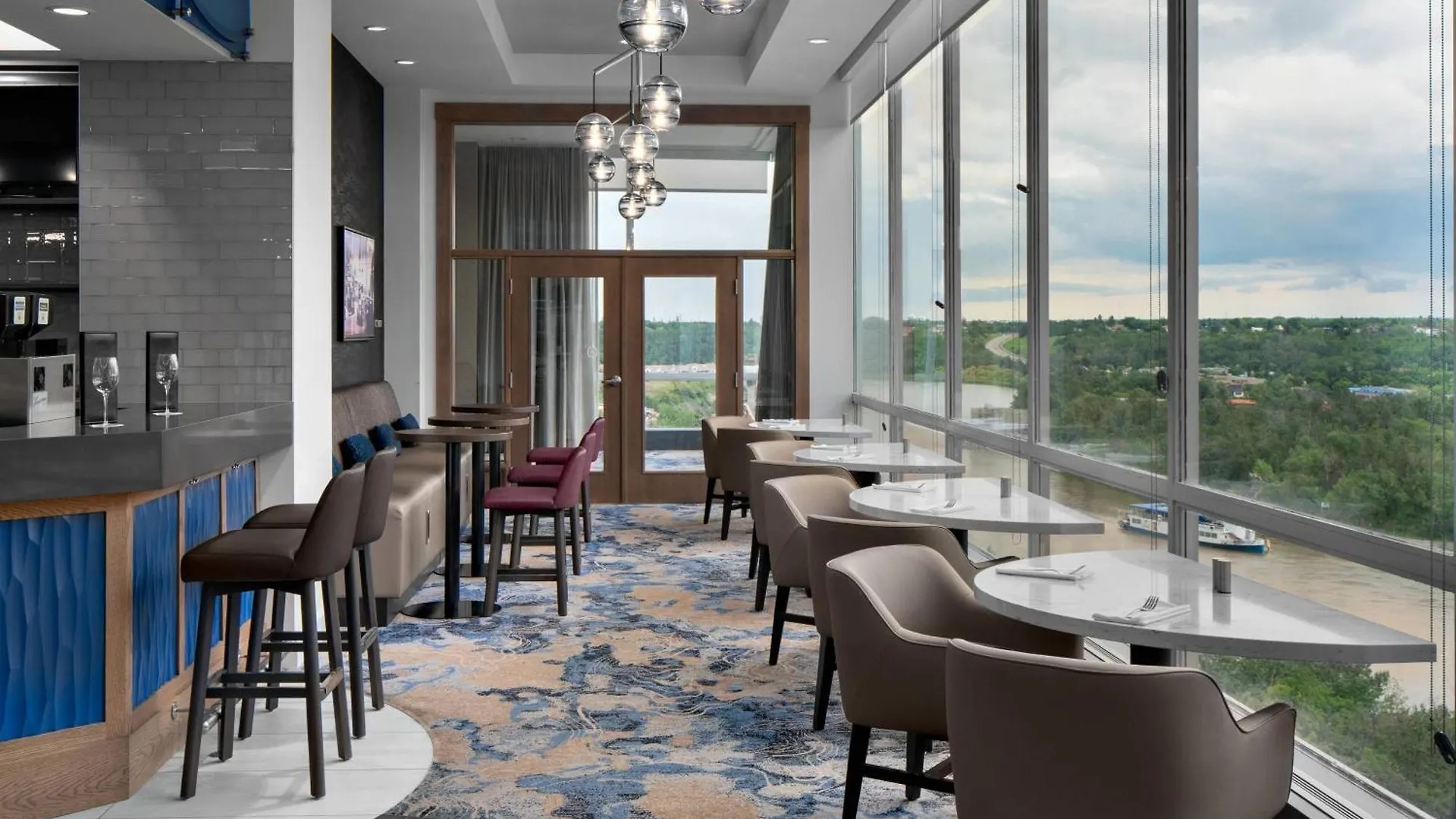 Courtyard By Marriott Edmonton Downtown Hotel