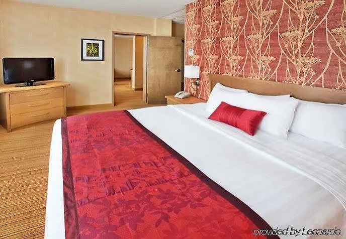 ***  Courtyard By Marriott Edmonton Downtown Hotel Canada